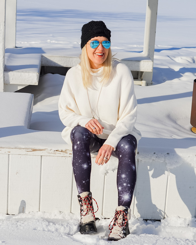 22 Winter Leggings Outfits to Wear When It's Freezing