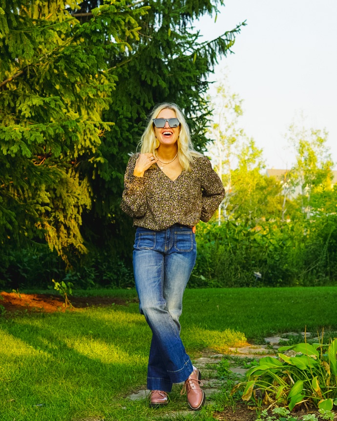 https://www.dousedinpink.com/wp-content/uploads/2021/08/cabi-chorus-blouse-and-patch-pocket-jeans-3-of-8.jpg
