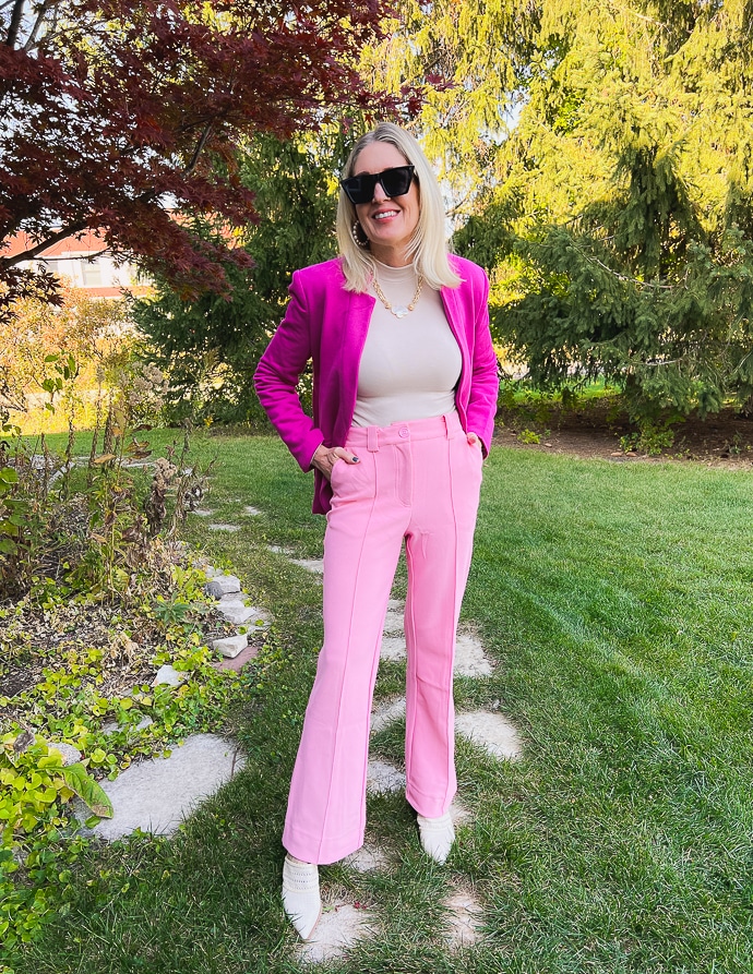 https://www.dousedinpink.com/wp-content/uploads/2022/10/how-to-wear-barbicore-2-of-6.jpg