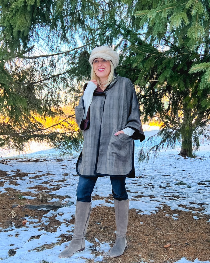11 Snow Boot Outfits That Are Actually Cute  Snow boots outfit, Holiday  leggings outfit, Winter boots outfits